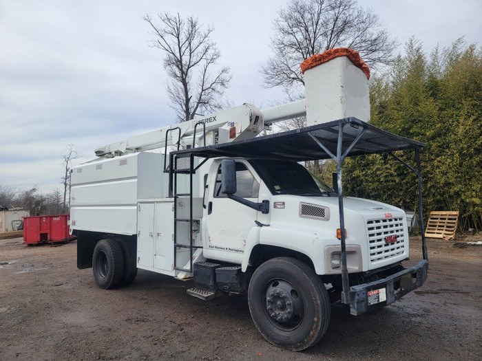 GMC 7500 BUCKET TRUCK
