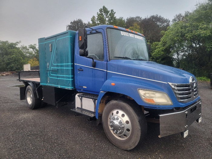 HINO 338 FLATBED HINO 338 FLATBED
