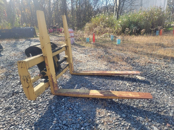 QUICK ATTACH WHEEL LOADER FORKS