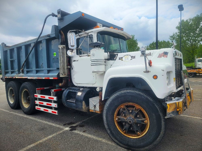 mack rd690sx dump