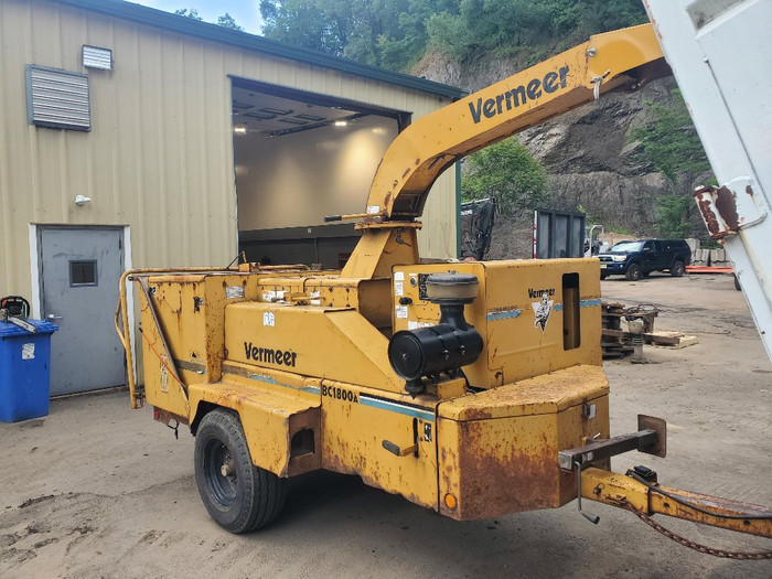 WOOD CHIPPER