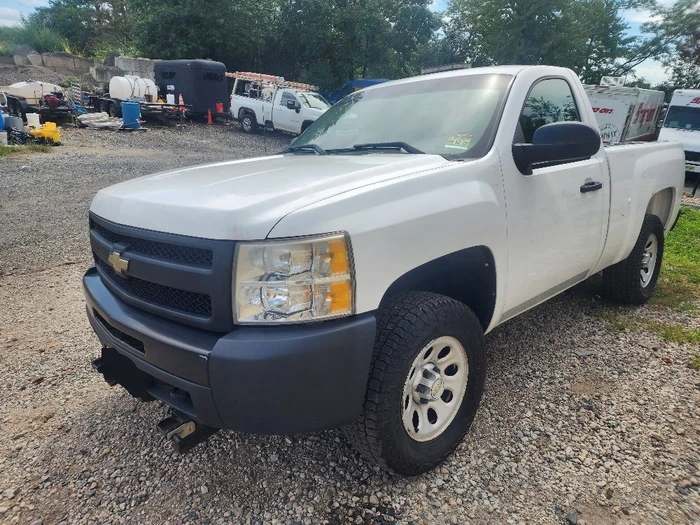 Chevy 4x4 shortbed pick-up