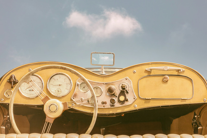 Sell Your Vintage Car: Guide to Pricing and Finding Buyers