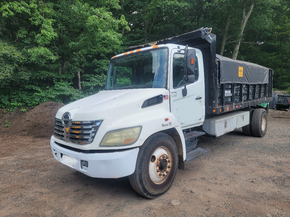 HINO 268 SINGLE AXLE DUMP