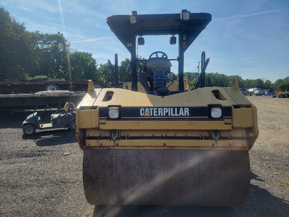 CAT CB-534D Double Vibratory Roller