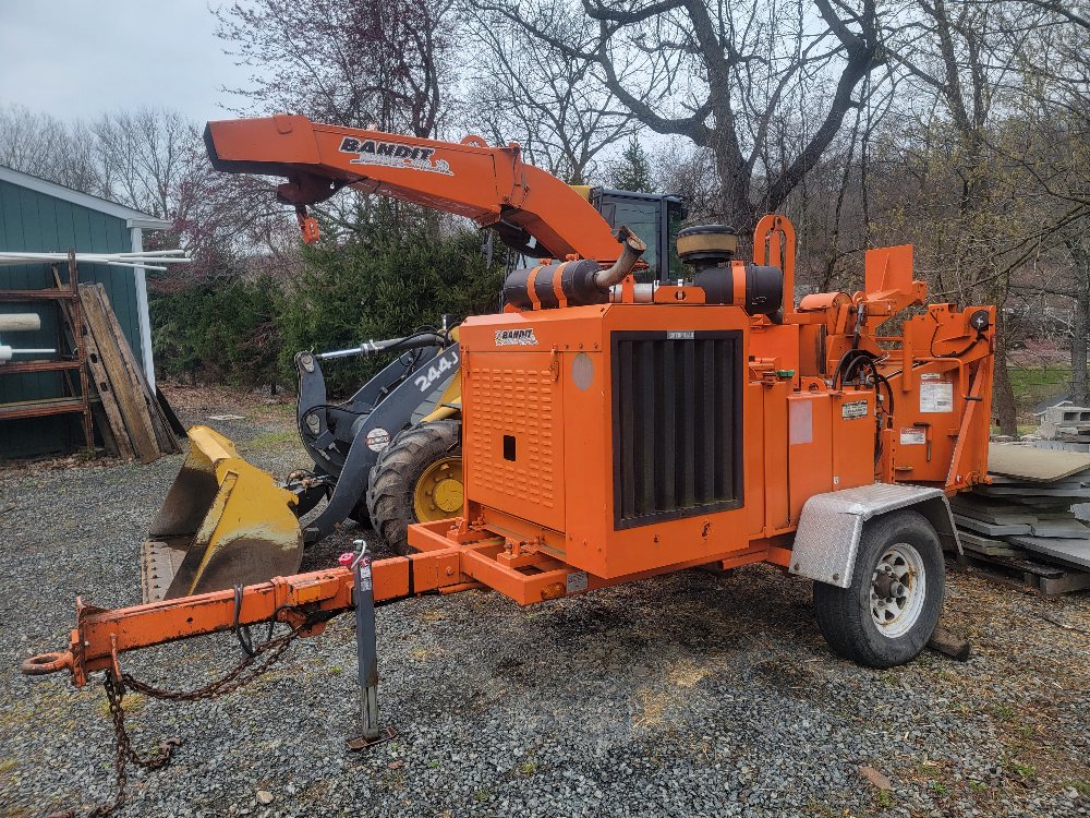 BRUSH BANDIT 990XP Towable Wood Chipper