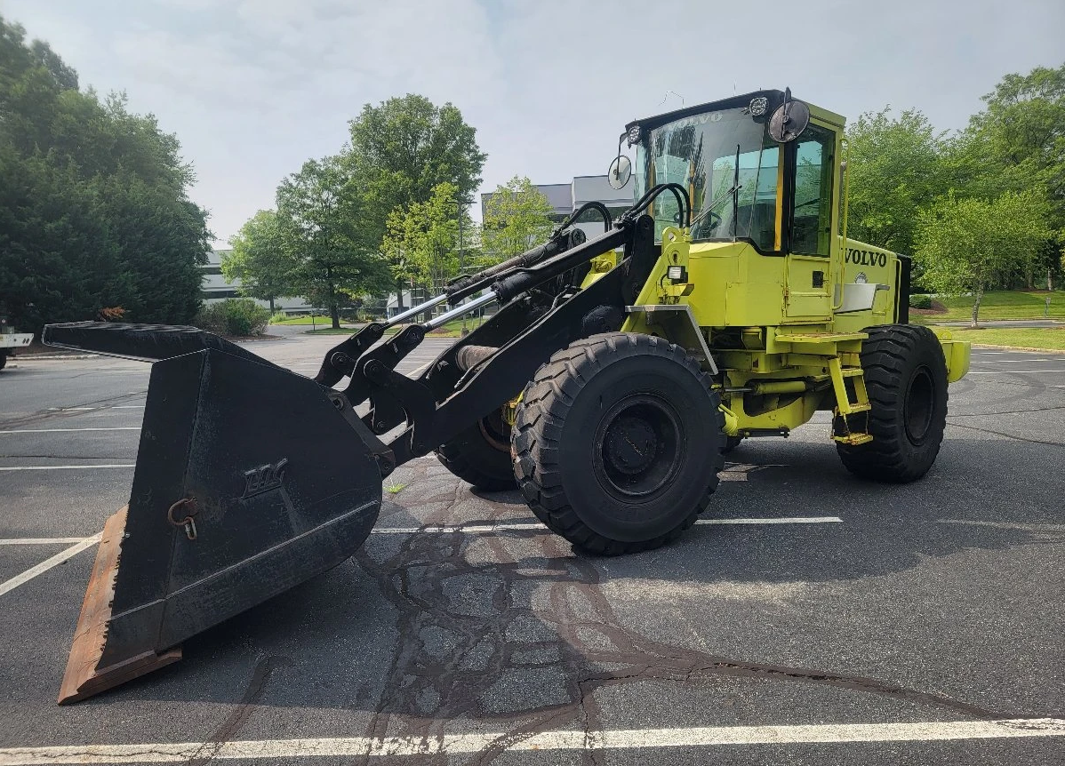 Michigan L90 Wheel Loader: A Buyer's Inspection Guide