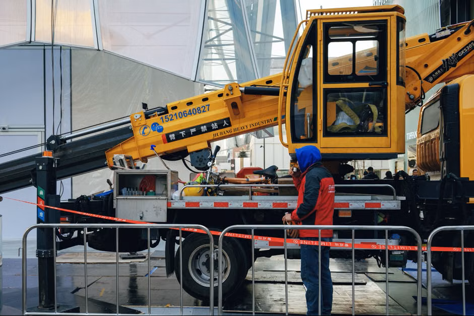 Crane Truck Guide: Types, Uses, and Buying Tips