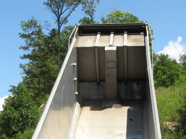 2005 Mack Tri Axle Dump Truck