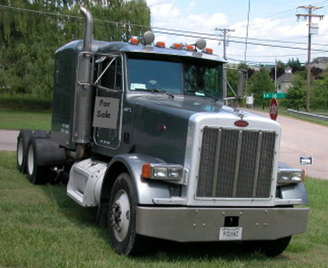 2003 Peterbilt 378 Tandem Axle Tractor