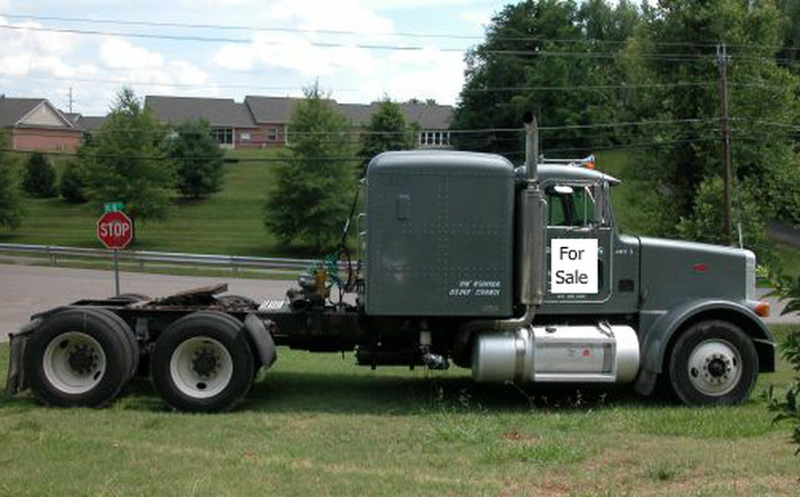 2003 Peterbilt 378 Tandem Axle Tractor