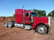 2005 Peterbilt 72'' High Top Sleeper Cat Platinum 475hp Double Wet Line