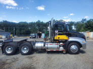 2005 Mack CXN613 Vision Tractor 460hp 13 Speed Wet Line Super Clean