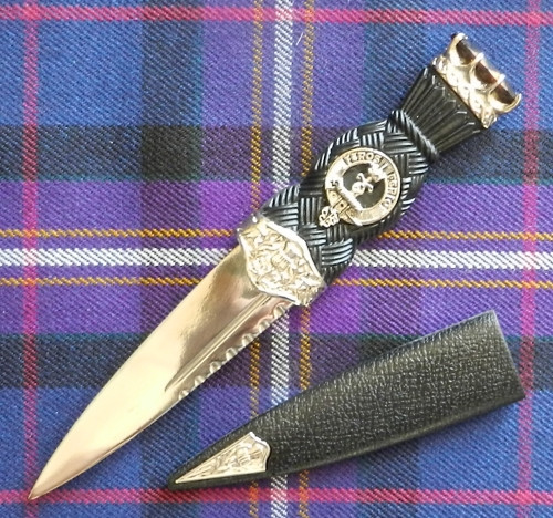 Sgian Dubh Clan Crest Higgins,