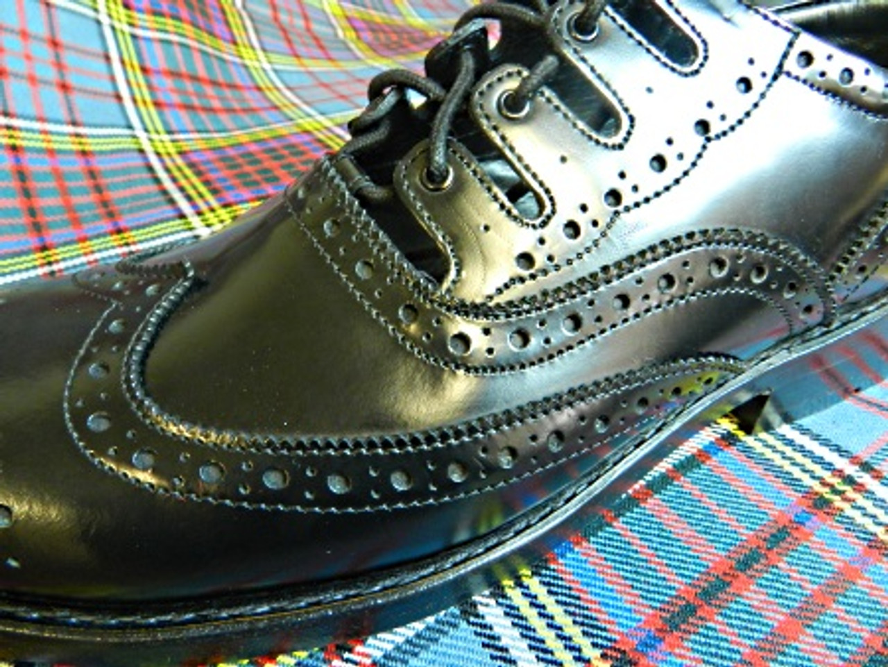Tricker’s Ghillie shoes Executive Ghillie Brogue