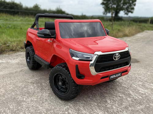 Toyota 12V Toyota Hilux Ride-On – Red (Minor Cosmetic Damage, Never Used) Toyota 12V Toyota Hilux Ride-On – Red (Minor Cosmetic Damage, Never Used)