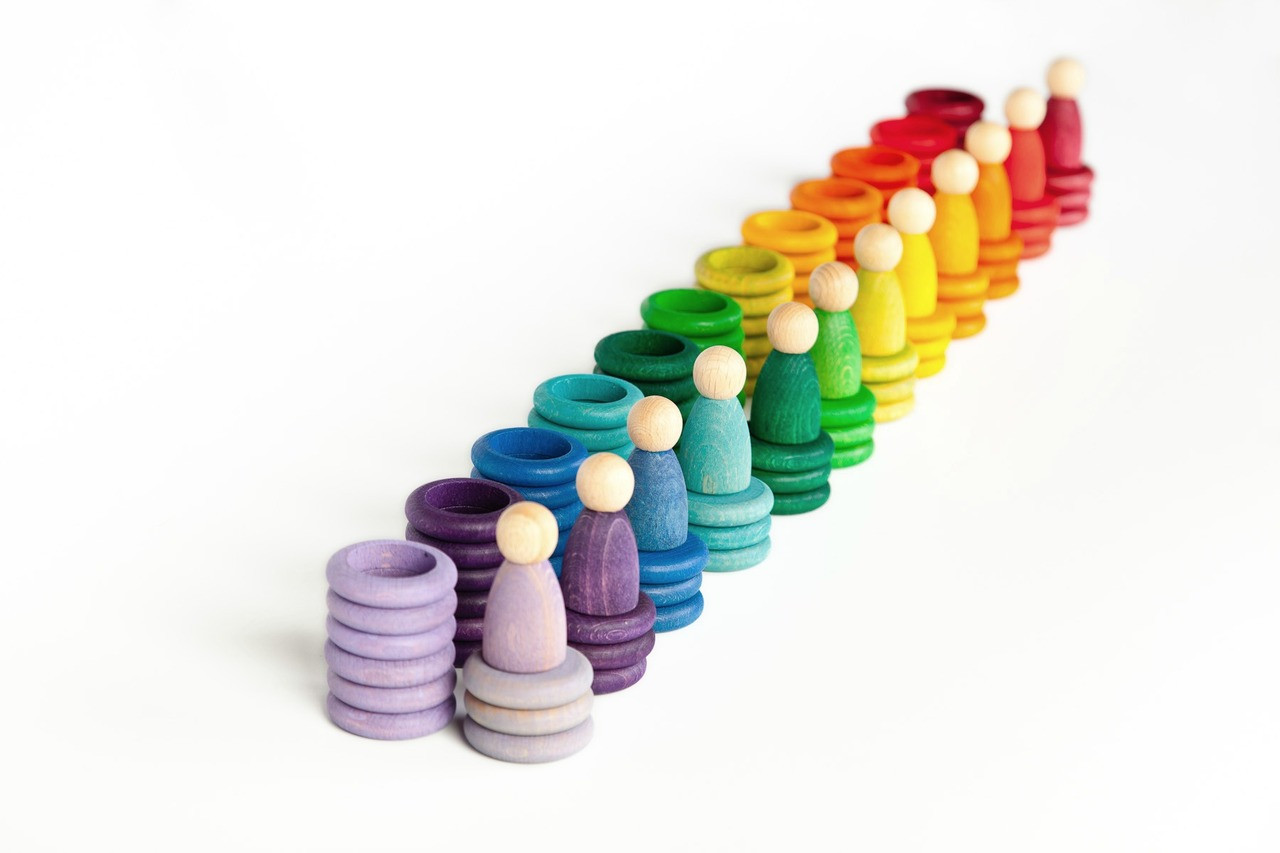 グラパッド　Nins カーラ Grapat Coloured Nins Carla Set with Rings and Coins - Waldorf Toys