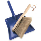 Glueckskaefer Dust Pan and Brush