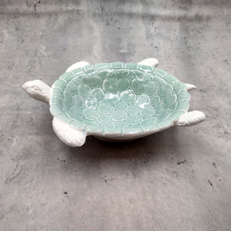 Sea Turtle Light Green White Bowl (1 dish approx. 7+ inches) Green White Sea Turtle Ceramic Dish for gifting jewelry trinkets & candy! Sea Turtle Light Green White Bowl (1 dish approx. 7+ inches) Green White Sea Turtle Ceramic Dish for gifting jewelry trinkets & candy!