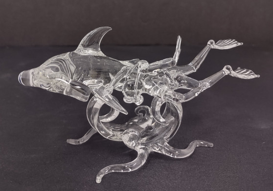 Glass Blown Figurine Hammerhead Shark with Diver - (1 figurine approx. 3.5X5.5 inches). figurine glass smooth decoration with supportive base. Copyright 2022 SeaShellSupply.com.

