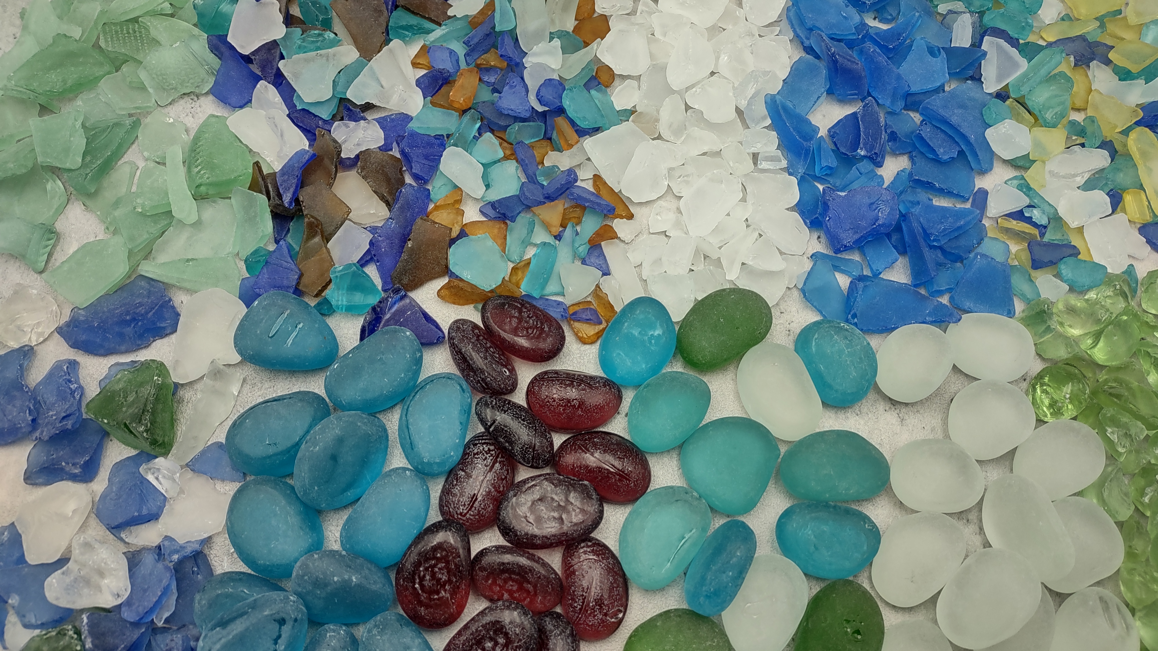 https://cdn11.bigcommerce.com/s-58d8d/product_images/uploaded_images/multi-beach-glass.jpg