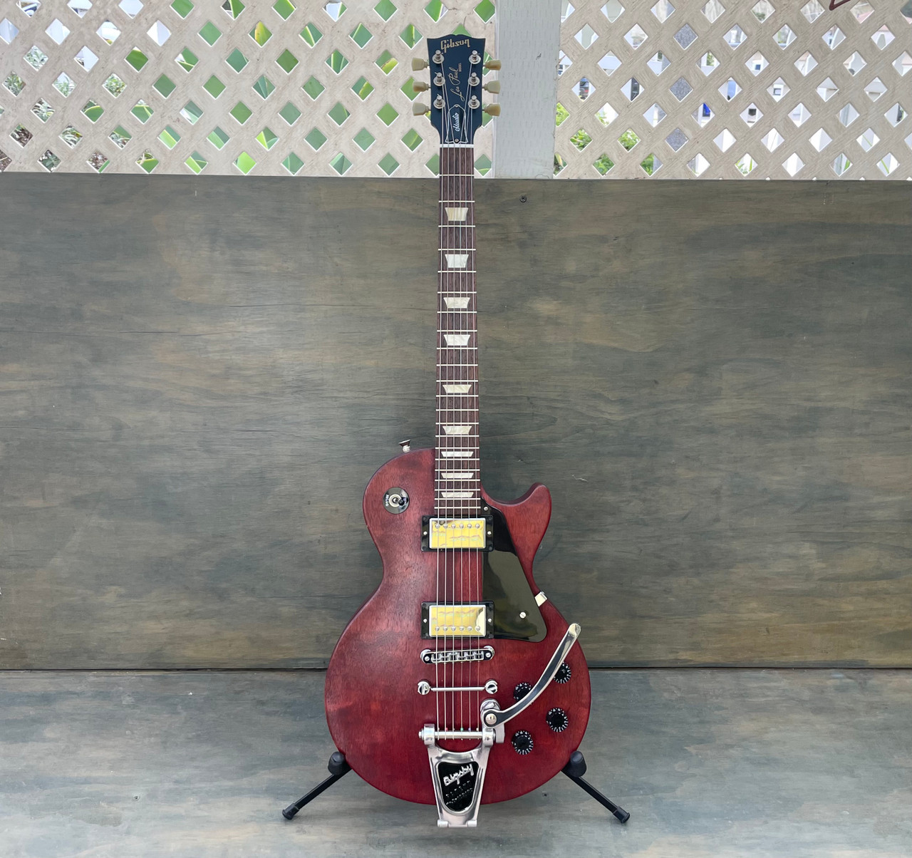 Gibson Les Paul Studio 2007 Faded Worn Cherry Satin w/Bigsby B3