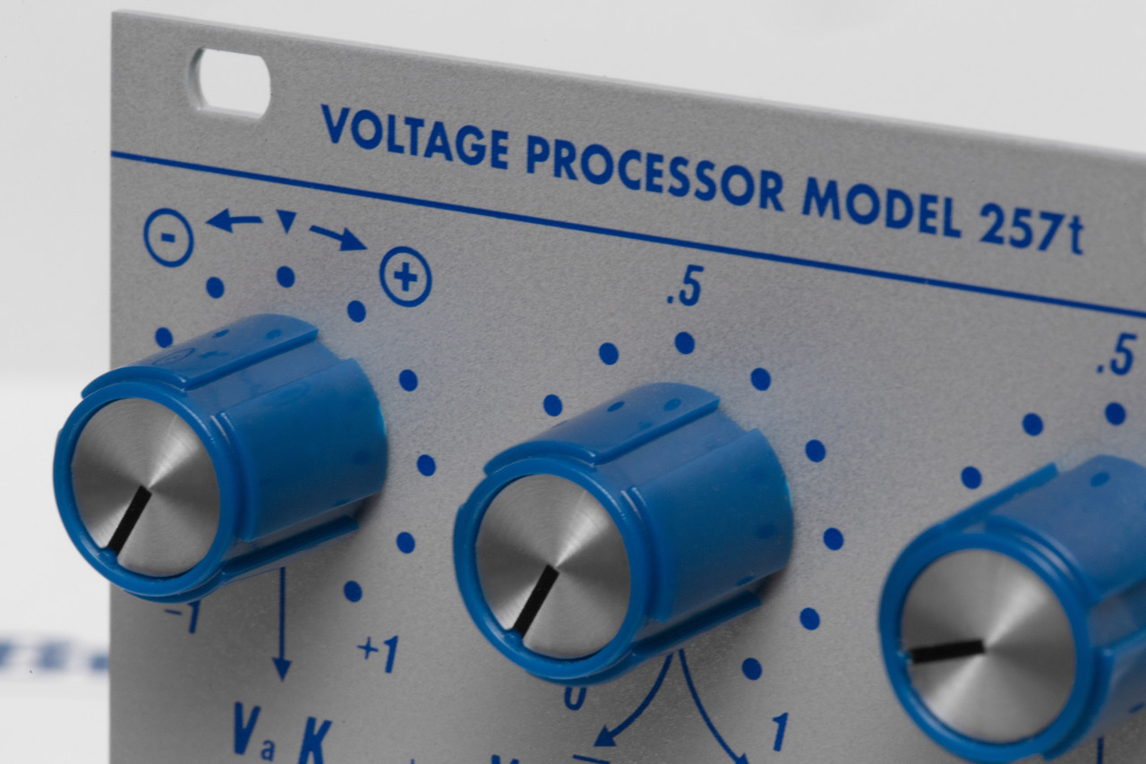 Buchla & Tiptop Audio Dual Voltage Processor Model 257t Buchla & Tiptop Audio Dual Voltage Processor Model 257t