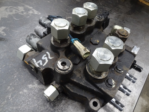 KV24410 Hydraulic Control Valve