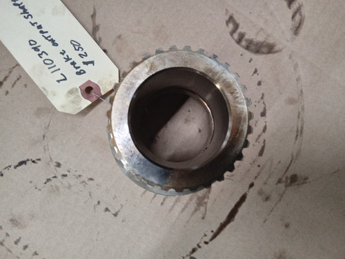John Deere  L110390 used brake output shaft