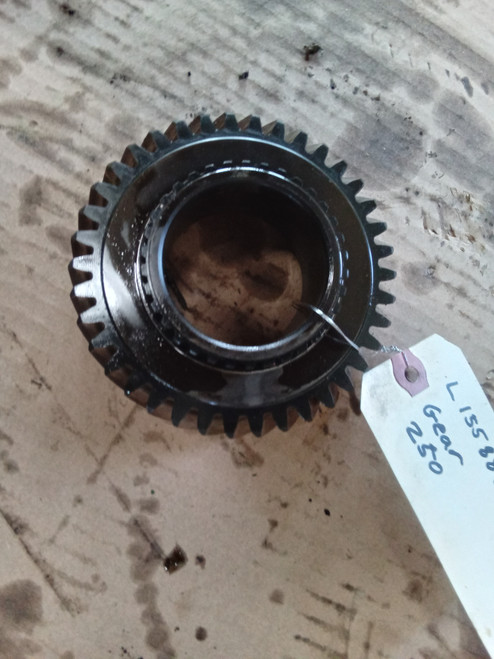 John Deere L135884 used gear