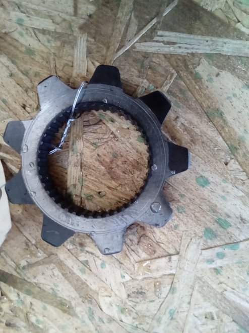 John Deere  R108925 Transmition oil pump drive gear