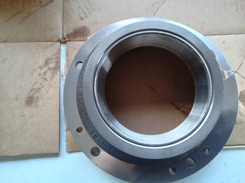 John Deere L77138 diff. bearing housing