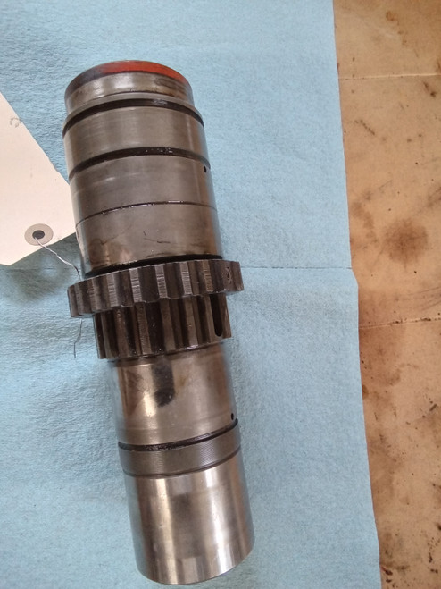 Case A65997, A58227,A58210, output shaft and collar