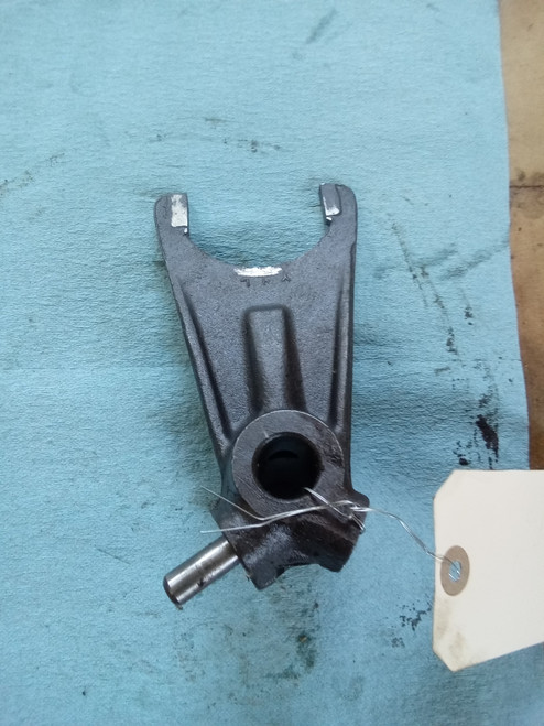 International 537471R4 shifting fork