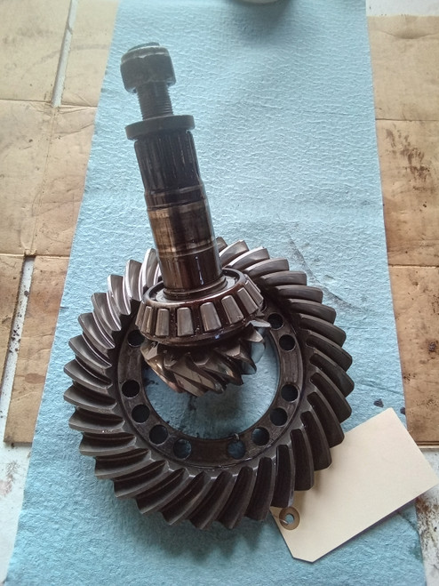 John Deere AL174435 MFWD front drive axle Bevel gear