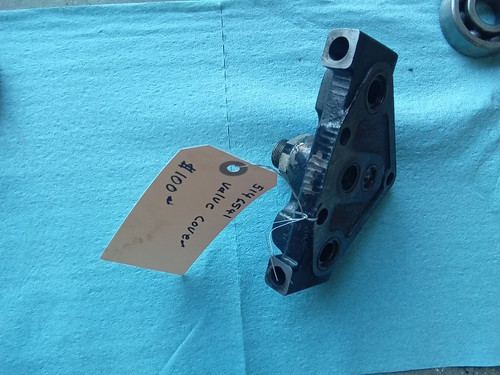  New Holland 5146541 hyd. valve cover