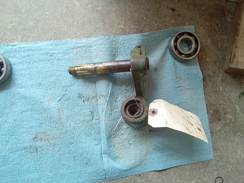 John Deere R47702 shift aŕm Assembly 