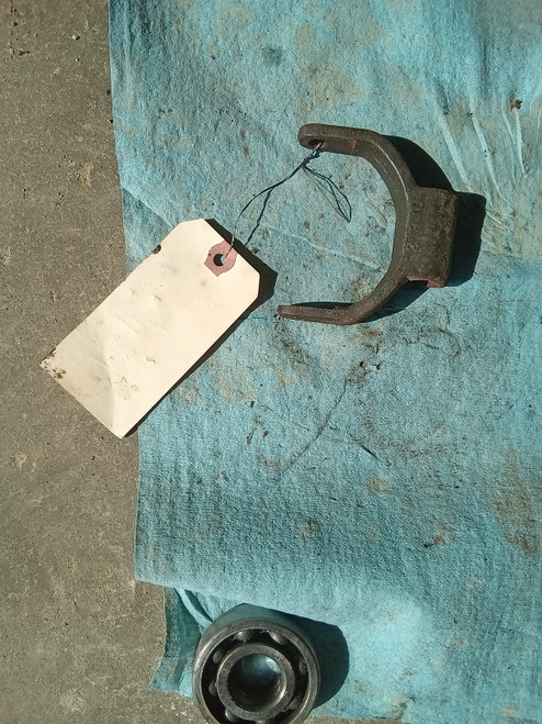 John Deere T21840 differential lock shift yoke