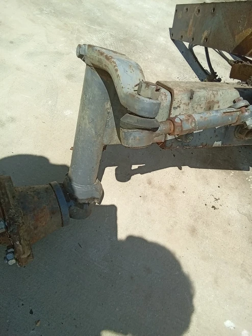 Kubota 3N310-58100 RH front axle
