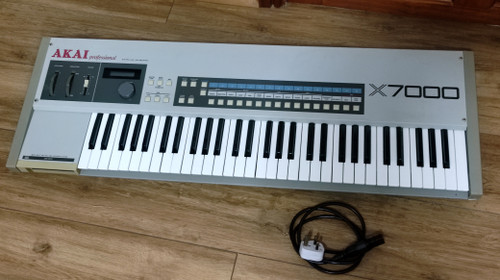 AKAI X7000