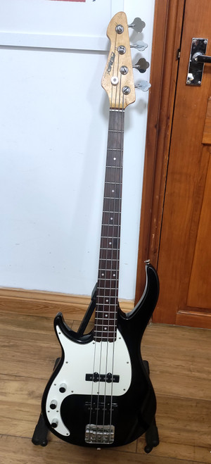Peavey Milestone 3 (Left Handed)