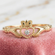 The secrets of the Claddagh Ring. The complete guide to the Claddagh Ring 