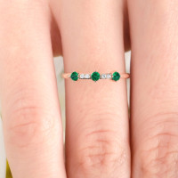 emerald and diamond wedding ring