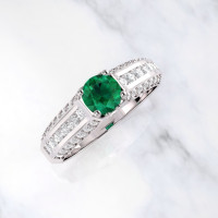 emerald engagement ring
