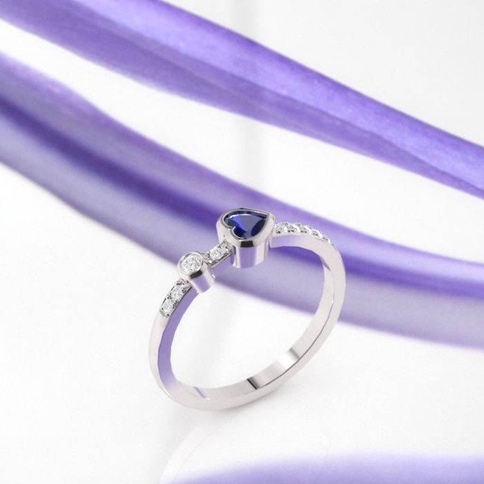 sapphire engagement ring