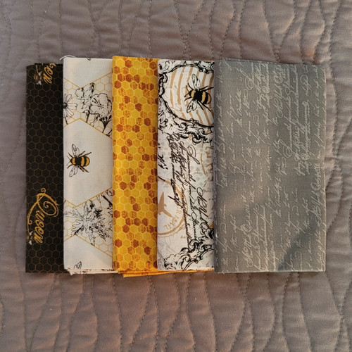 Bee Happy - Quiltologie - 5 inch Squares - 40 Pieces - Cotton