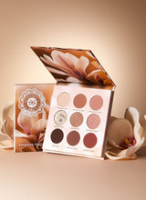 Magnolia Palette opened showing front of palette