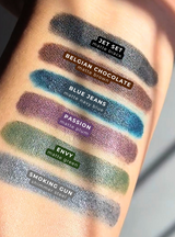 Effortless Eye Liner Swatches on pale skin