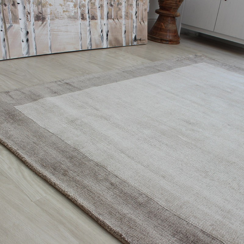 Smoke Putty Blade Border Rug