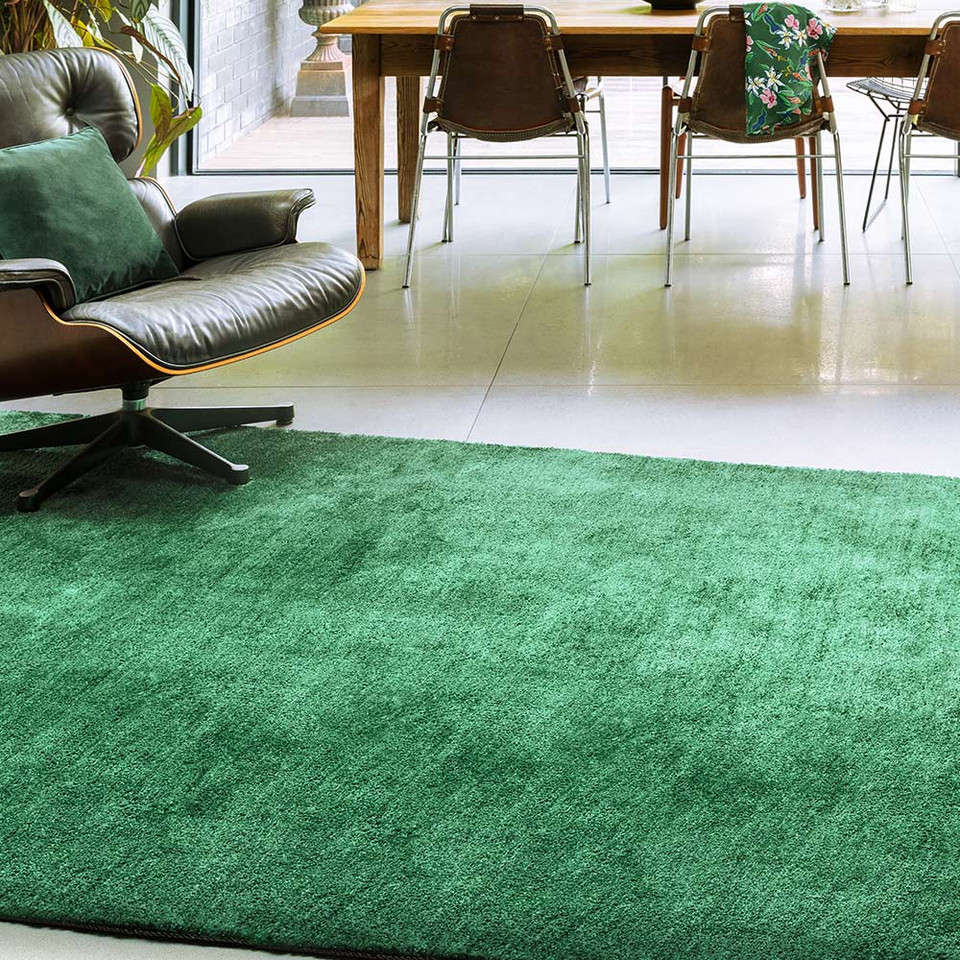 Milo Plain Shimmer Rug Green